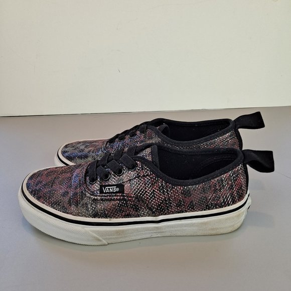 Girl's Vans Off the Wall Sneakers Size 1 - Picture 2 of 9